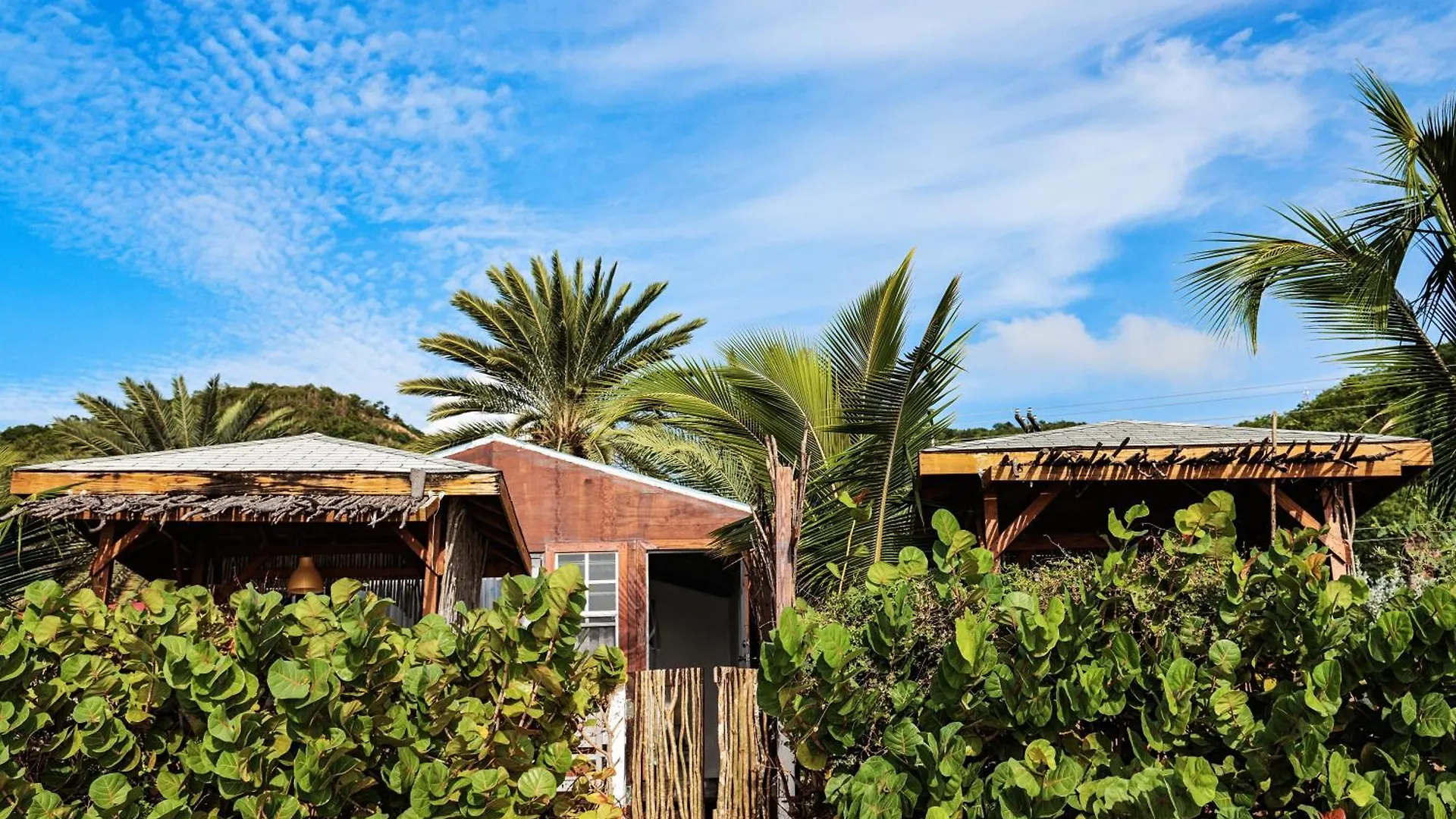 Urlings Conch Beach Cabins מלון